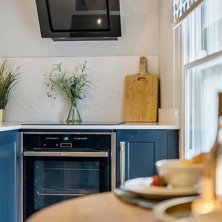 Апартаменты Glasswing The Holgate Sanctuary *