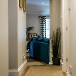 York 2 Bed Stay With Parking, Holgate Sanctuary شقة يورك